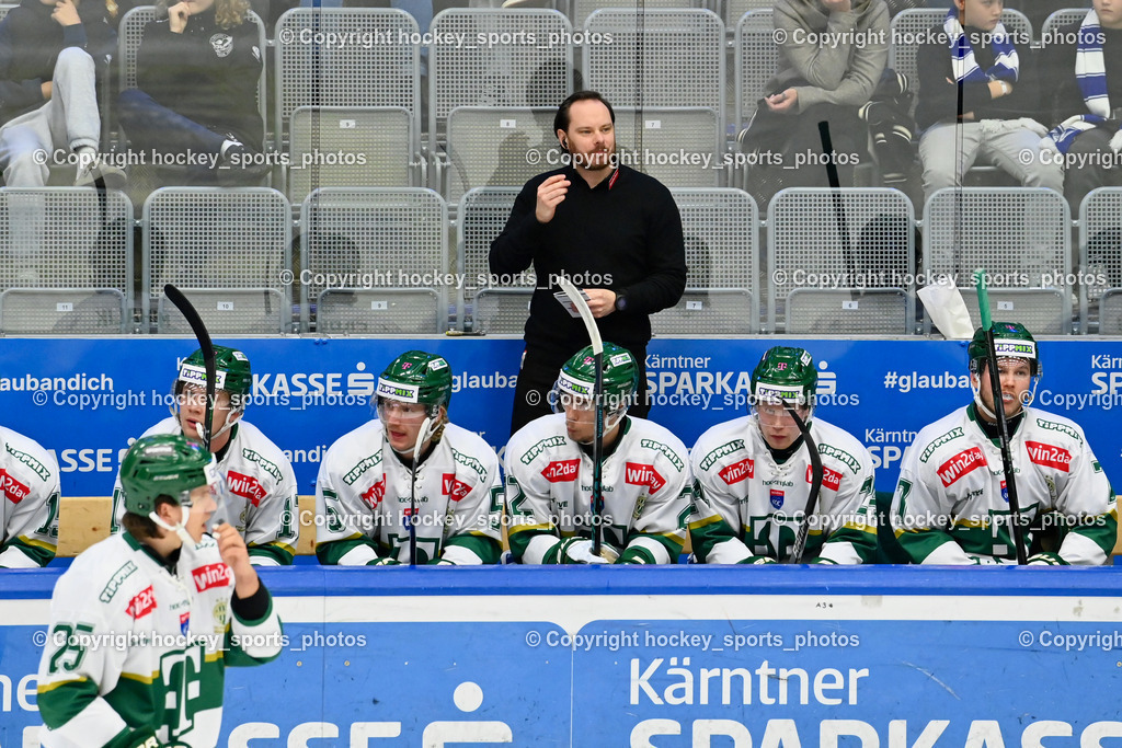 EC IDM WÄRMEPUMPEN VSV vs. FTC-TELEKOM JÉGKORONG | ASSISTANT COACH FTC-TELEKOM JÉGKORONG YUL HENNELLYEC, Spielerbank FTC-TELEKOM JÉGKORONG,  IDM WÄRMEPUMPEN VSV vs. FTC-TELEKOM JÉGKORONG, EC IDM WÄRMEPUMPEN VSV vs. FTC-TELEKOM JÉGKORONG am 19.10.2025 in Villach (Stadthalle Villach), Austria, (Photo by Bernd Stefan)