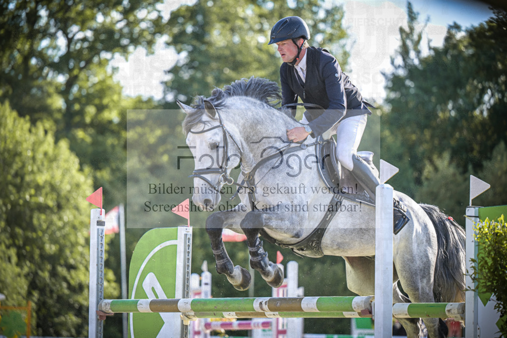 DOS_0840 | Entdecke hochwertige Reitturnierfotos von Foto Oger. Professionell, emotional und authentisch – jetzt Lieblingsmomente im Shop bestellen.Deutschlandweite Turnierfotografie. - Realisiert mit Pictrs.com