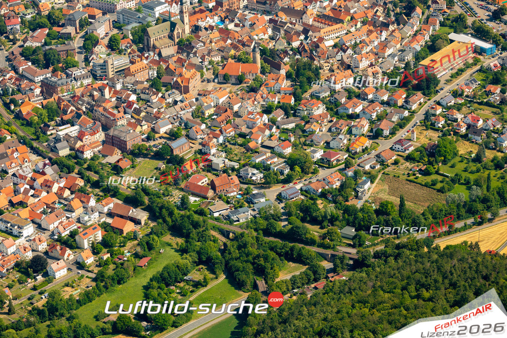 Das Luftbild zeigt : Taubenhausweg Tauberbischofsheim - Die Luftaufnahme wurde 2023 vom UL-Flugzeug aus erstellt ( keine Drohne ) - Hochauflösende Luftaufnahme - Für grossformatige Ausdrucke geeignet. Die Geschenkidee !Mit Lizenz und Bildrechte bestellbar