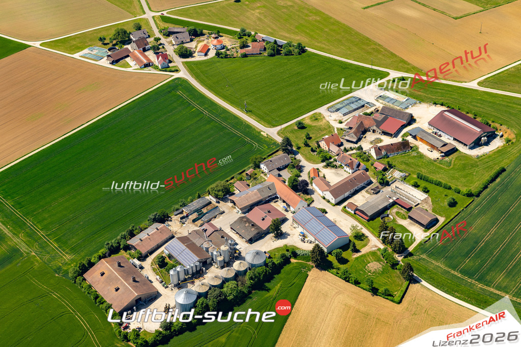 Die Luftaufnahme Marbach - Harburg wurde 2022 vom Flugzeug aus (keine Drohne) erstellt. Hohe Auflösung -für große Poster und Wandbilder geeignet - Garantiert!