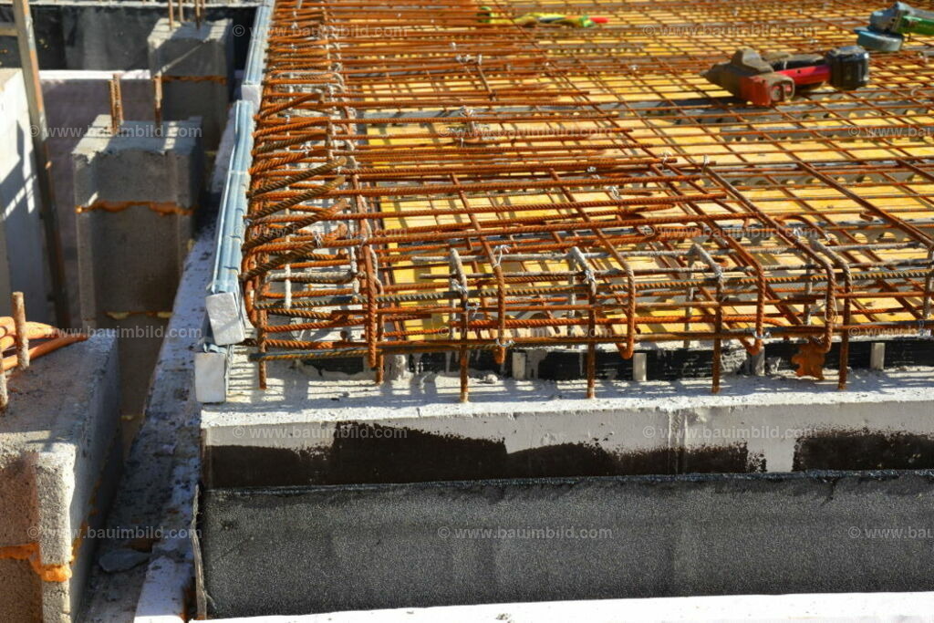 bib-lg04-betonarbeiten-0278 | Nach LV-Leistungsgruppen sortierte Detailfotos über den Bau eines Hauses. Alle Hausbau-Bilder direkt vom Urheber und Autor der Website Haus-Selber-Bauen.com