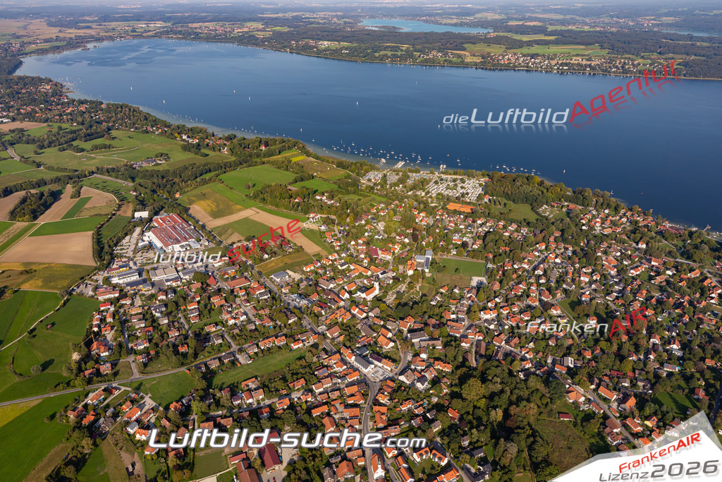 Aktuelles Luftbild von  Utting am Ammersee - Die Luftaufnahme wurde 2020 mittels UL-Flugzeug erstellt ( keine Drohne ) - hochauflösende Kamera-Systeme von  Canon -Beste Qualität - Für grossformatige Ausdrucke geeignet. Die Geschenkidee !