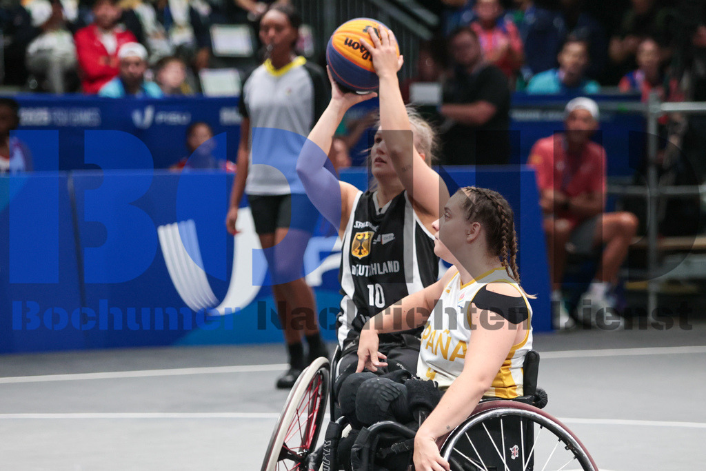 SES_TTG3X320250717-141 | bond - Realisiert mit Pictrs.com