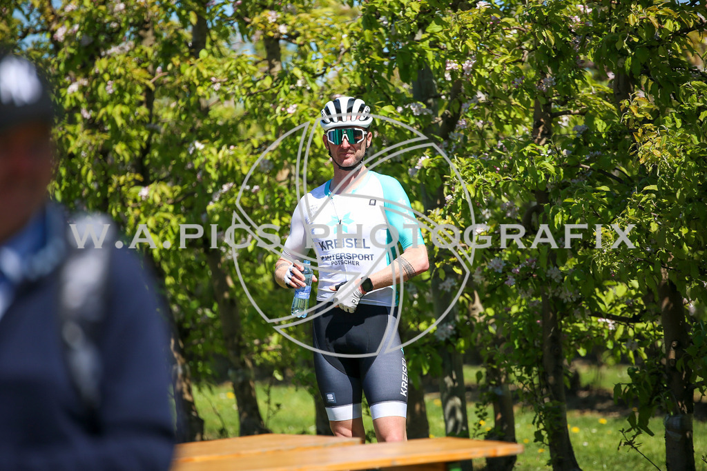 ..... | Wels, 23.04.2026, Kirschblüten Radrennen 2026 , Image shows: Photo: Wapics / Willdoner Andreas