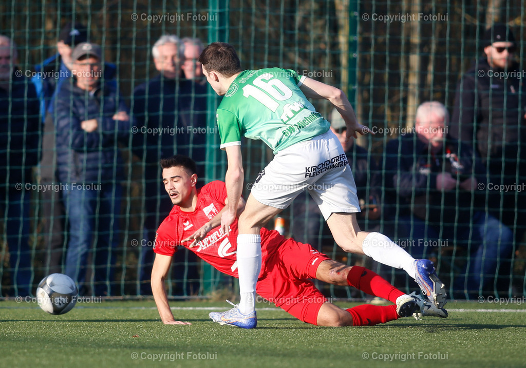 A_LUI_02032024_36 | SPORT,FUSSBALL LT1 OOE LIGA ASKOE OEDT-SV HAIDLMAIR GRUEN WEISS MICHELDORF 02.03.2024 IM BILD: FILIPBRESKIC (OEDT) UND ANDREAS HELMBERGER (MICHELDORF) FOTO:FOTOLUI