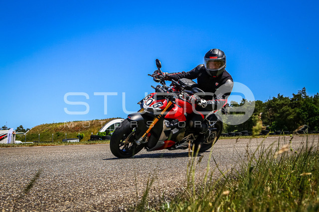 0608-260530DCB-027_608 | Deine Full-Service-Agentur für ✔️Videoproduktionen und ✔️Motorsportfotografie Jetzt Angebot anfragen!