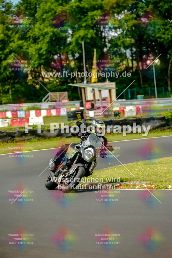 VBK-4729 | Hier findet Ihr Bilder von Touristenfahrten auf der Nürburgring Nordschleife oder von anderen Veranstaltungen die ich besucht habe. Viel Spass beim Durch Schauen 