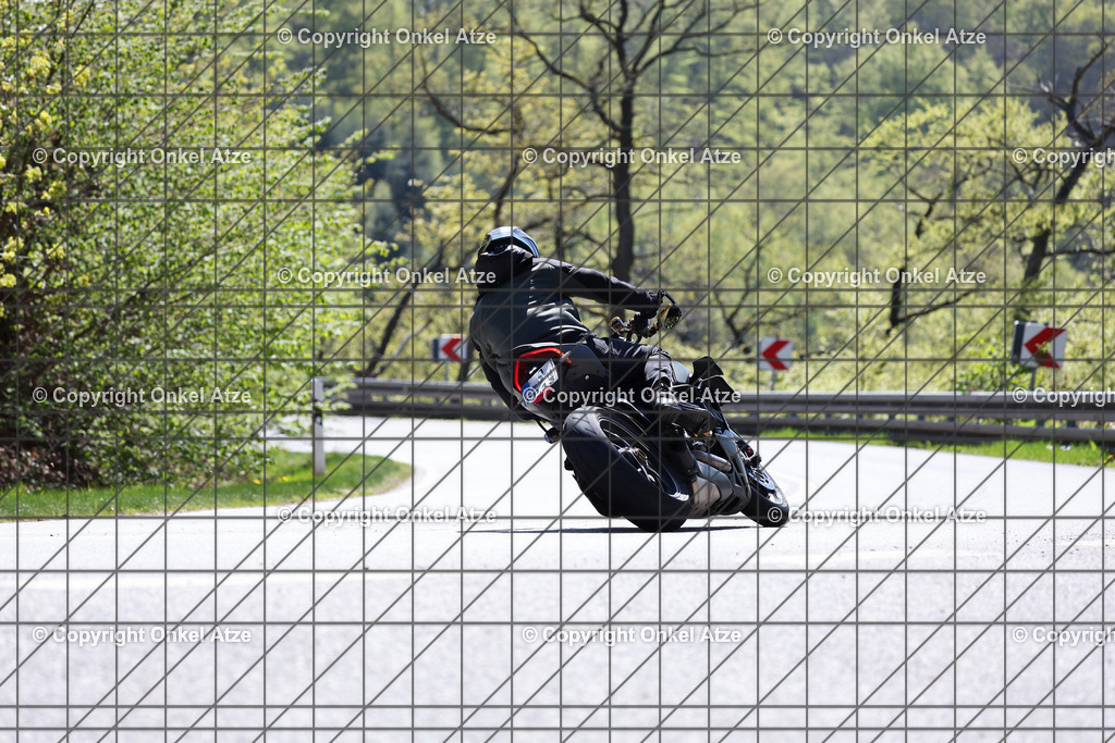 IMG_7056 | Fotograf am Kyffhäuser. Onkel Atze. Kyffhäuser Rennstrecke. Café36. Motorsportfotografie. - Realisiert mit Pictrs.com