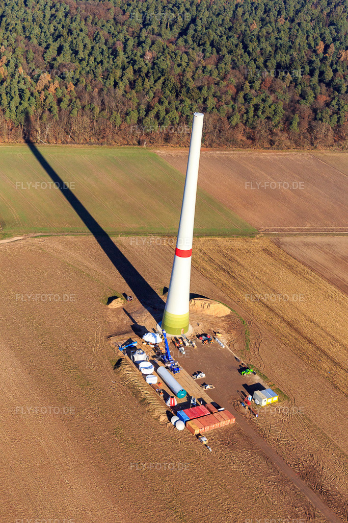 Luftbild: Baustelle Windrad Mast in Hatzenbühl im Bundesland Rheinland-Pfalz in Deutschland. Foto: IMG_095923.jpg vom 03.12.2016 durch Werner Riehm/FLY-FOTO.de