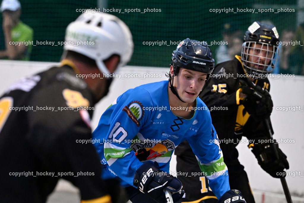 ASKÖ Hockey Villach vs. VAS Ballhockey  | #10 RASPOTNIG Julian ASKÖ Villach Hockey, #15 Kronig Daniel VAS Villach, ASKÖ Hockey Villach vs. VAS Ballhockey , ASKÖ Hockey Villach vs. VAS Ballhockey  am 06.07.2025 in Villach (Alpen Arena ), Austria, (Photo by Bernd Stefan)