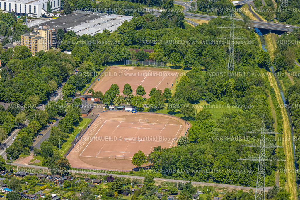 Gelsenkirchen230511621 | Luftbild, Sportanlage Reckfeldstraße, Rot-Weiß Wacker Bismarck 1925, Sportfreunde Haverkamp, Bismarck, Gelsenkirchen, Ruhrgebiet, Nordrhein-Westfalen, Deutschland