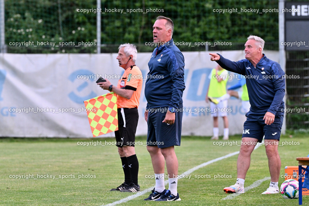SAK vs. Austria Klagenfurt Amateure | Tormann Trainer SAK Johann Smrecnik, Karl Stark Referee, Headcoach SAK Goran Jolic, SAK vs. Austria Klagenfurt Amateure, SAK vs. Austria Klagenfurt Amateure am 08.05.2026 in Klagenfurt (Sportpark Welzenegg), Austria, (Photo by Bernd Stefan)