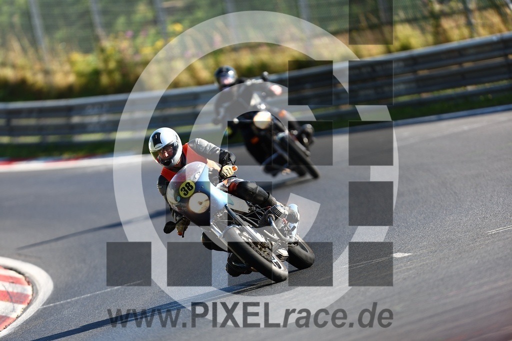 inst38-20240729_00587 | Schöne Erinnerungen an spannende Momente - das festzuhalten ist unser Job. PIXELrace.de ist seit 2003 auf den Rennstrecken Europas unterwegs um die Action draußen beim Fahren und die wunderbare Stimmung imm Fahrerlager für euch einzufangen.