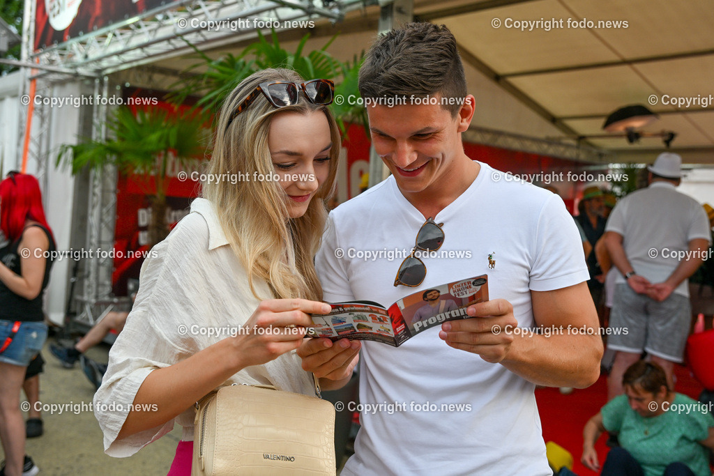 Linzer Kronefest 2023_ 18.08.2023-37 | 18.08.2023, Linzer Kronefest 2023, AUT, im Bild Linzer Kronefest 2023, 

Lena Rammerstorfer (25, Feldkirchen), Thomas Pichler (28, Herzogsdorf)