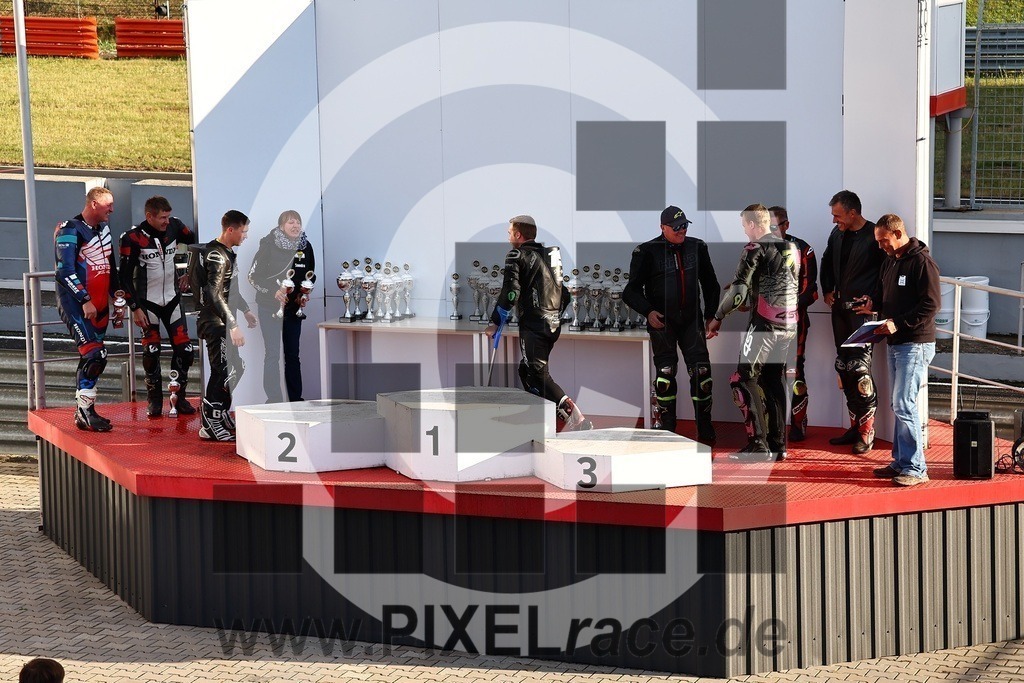 social-20250823_07988 | Schöne Erinnerungen an spannende Momente - das festzuhalten ist unser Job. PIXELrace.de ist seit 2003 auf den Rennstrecken Europas unterwegs um die Action draußen beim Fahren und die wunderbare Stimmung imm Fahrerlager für euch einzufangen.