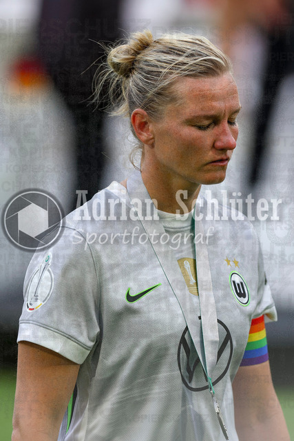 14.05.2026, GER, Fussball, Frauen, DFB-Pokal, Finale, Saison 2025/2026, VfL Wolfsburg - FC Bayern München | Alexandra Popp (Wolfsburg) ist enttäuscht nach der Niederlage