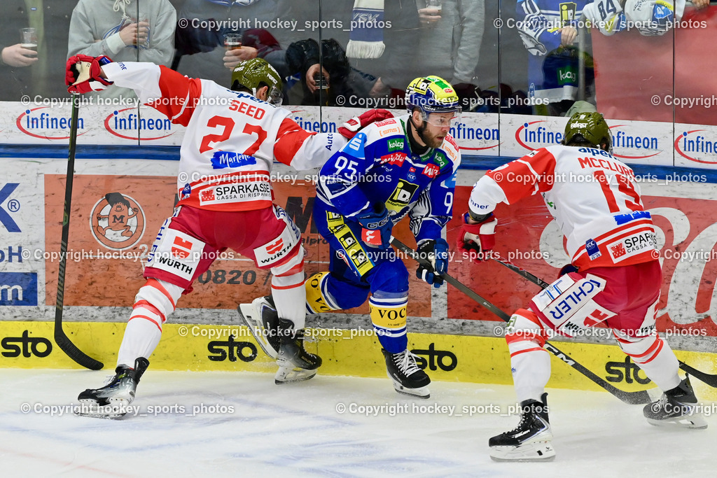 EC IDM WÄRMEPUMPEN VSV vs. HCB Südtirol Alperia | #27 Jason Seed HCB Südtirol Alperia, #95 Mark Katic EC VSV, #19 Brad McClure HCB Südtirol Alperia, EC IDM WÄRMEPUMPEN VSV vs. HCB Südtirol Alperia, EC IDM WÄRMEPUMPEN VSV vs. HCB Südtirol Alperia am 28.12.2025 in Villach (Stadthalle Villach), Austria, (Photo by Bernd Stefan)