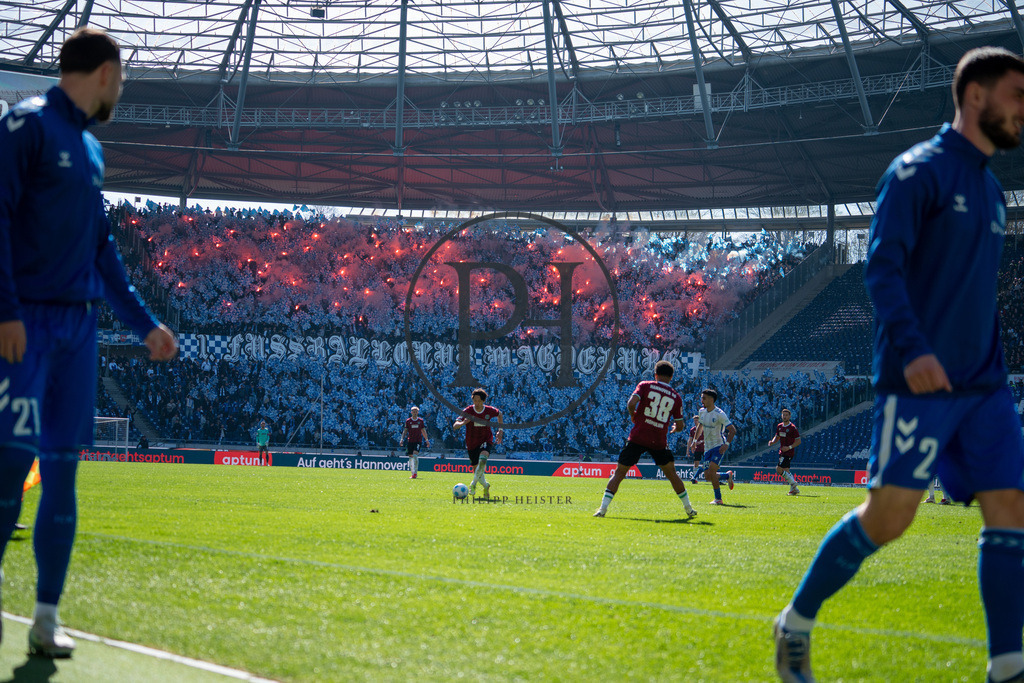 Hannover 96 vs 1. FC Magdeburg – 2. Bundesliga – 29.03.2025 | Szene aus dem 2. Bundesliga-Spiel des 27. Spieltags zwischen Hannover 96 und dem 1. FC Magdeburg am 29. März 2025 in der Heinz von Heiden Arena in Hannover. Endstand: 0:0. Fotografiert von Philipp Heist. - Realisiert mit Pictrs.com