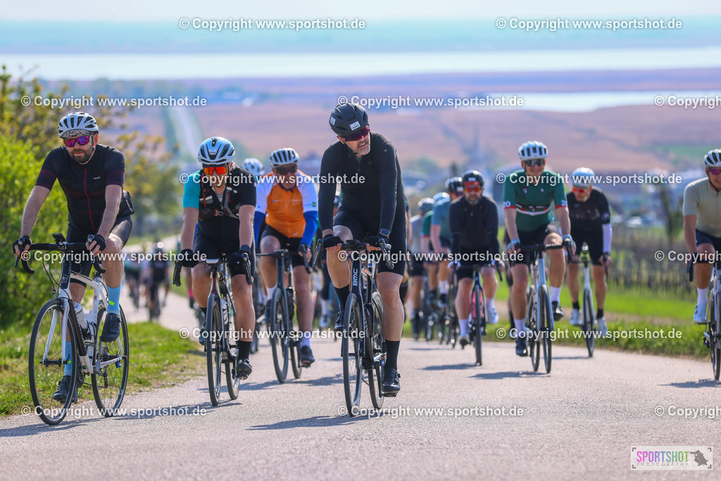 TRA_0839 | Neusiedlersee Radmarathon 2026@sportshot_your_pictrs #yourpictures#roadtowm2029 #nrm #neusiedlerseeradmarathon #neusiedlersee #neusiedlerseetourismus #burgenland #mörbisch #nrm26 #burgenlandtourismus #voglundco #poweredbyburgenlandtourismus #radsport #rad #marathon #ucigranfondo #visitburgenland #ucigranfondoworldseries