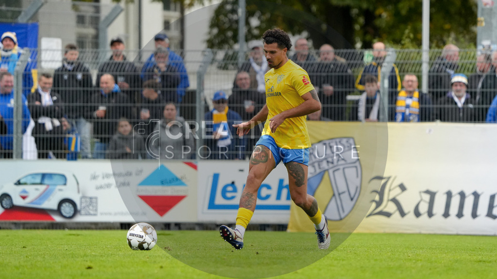 Fußball, Herren, Saison 2025/2026, Regionalliga Nordost, 11. Spieltag, FSV 63 Luckenwalde vs. FC Carl-Zeiss Jena, Samstag 05.10.2025, Werner-Seelenbinder-Stadion Luckenwalde, | Fußball, Herren, Saison 2025/2026, Regionalliga Nordost, 11. Spieltag, FSV 63 Luckenwalde vs. FC Carl-Zeiss Jena, Samstag 05.10.2025, Werner-Seelenbinder-Stadion Luckenwalde, Im Bild: Andreas Pollasch (Luckenwalde) - Realisiert mit Pictrs.com