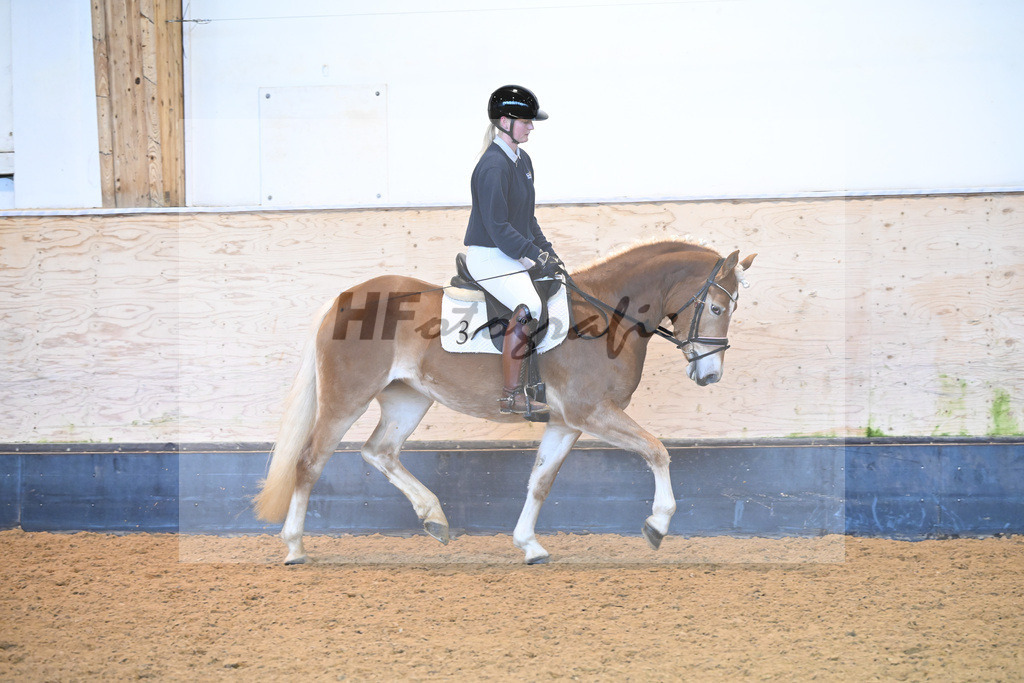 Kat-Nr. 3 Wayana_Reiter_6222168 | hf-fotografie - Realisiert mit Pictrs.com