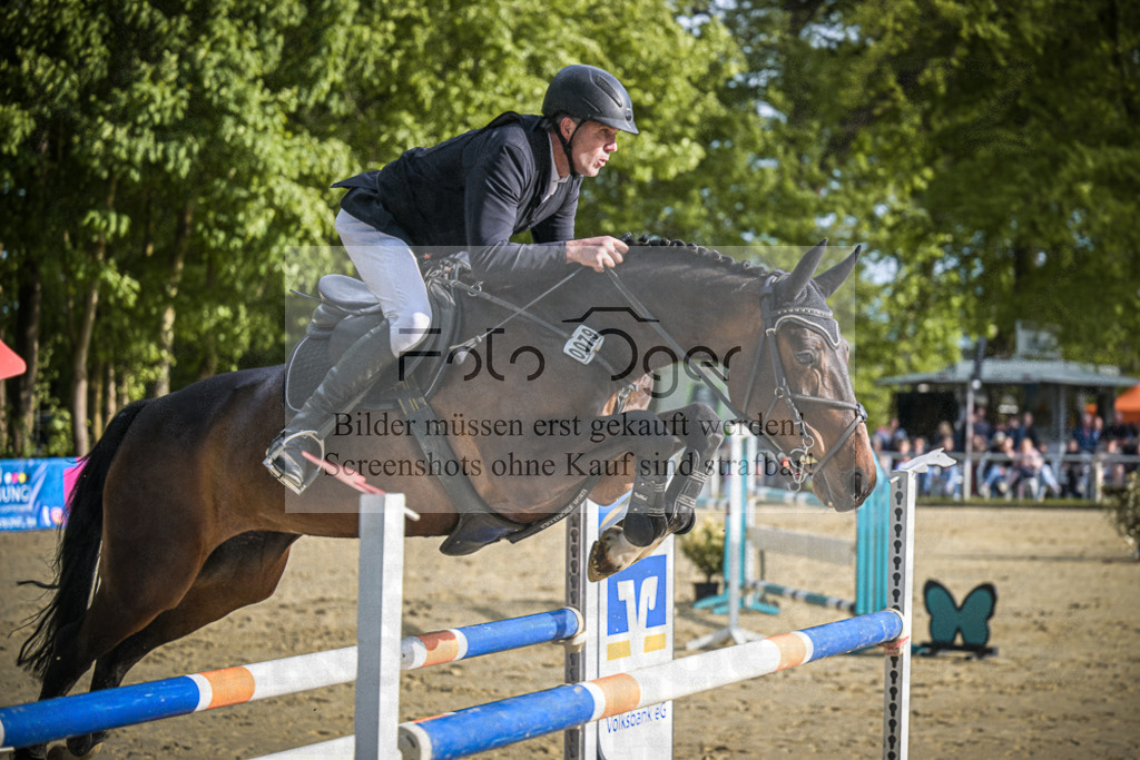 DOS_3197 | Entdecke hochwertige Reitturnierfotos von Foto Oger. Professionell, emotional und authentisch – jetzt Lieblingsmomente im Shop bestellen.Deutschlandweite Turnierfotografie. - Realisiert mit Pictrs.com