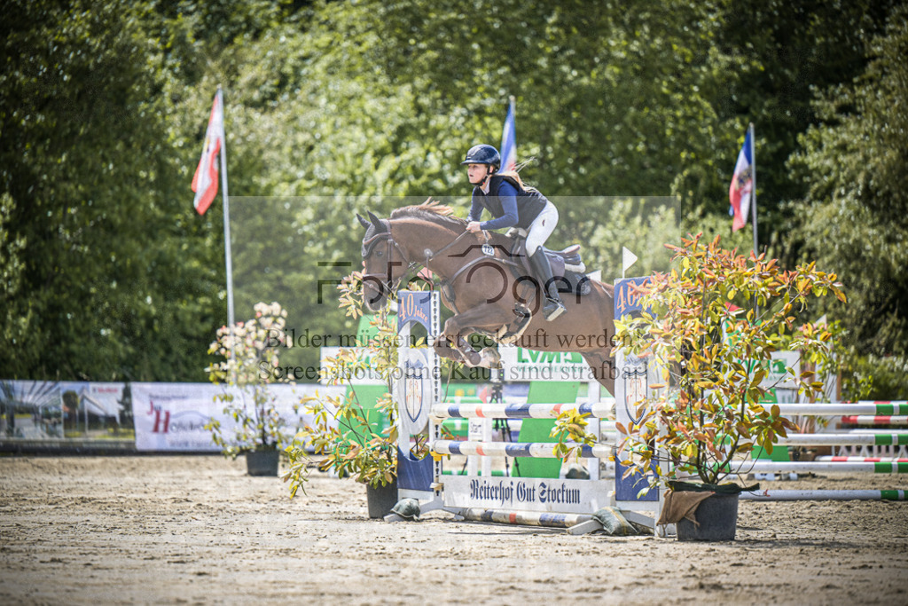DOS_6622 | Entdecke hochwertige Reitturnierfotos von Foto Oger. Professionell, emotional und authentisch – jetzt Lieblingsmomente im Shop bestellen.Deutschlandweite Turnierfotografie. - Realisiert mit Pictrs.com