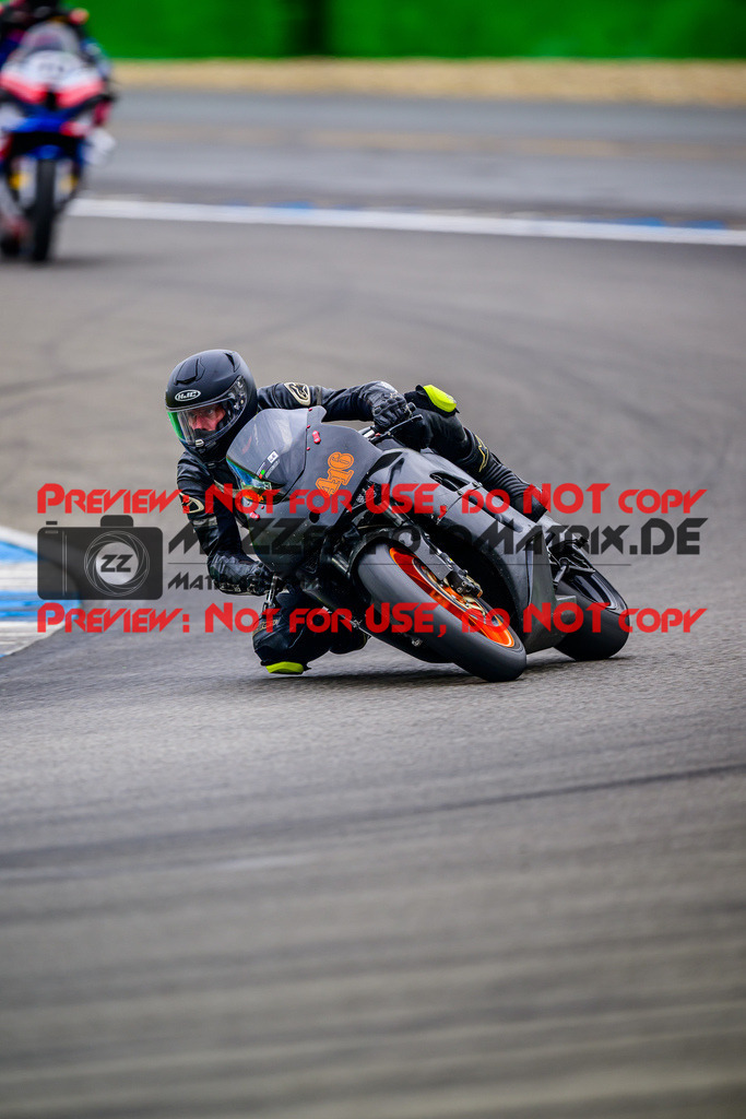 MaZZes_FotoMatrix_240614_6007705_2-10 | WEISS