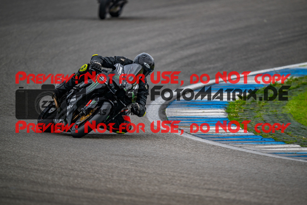 MaZZes_FotoMatrix_240701_6007705_5993 | WEISS