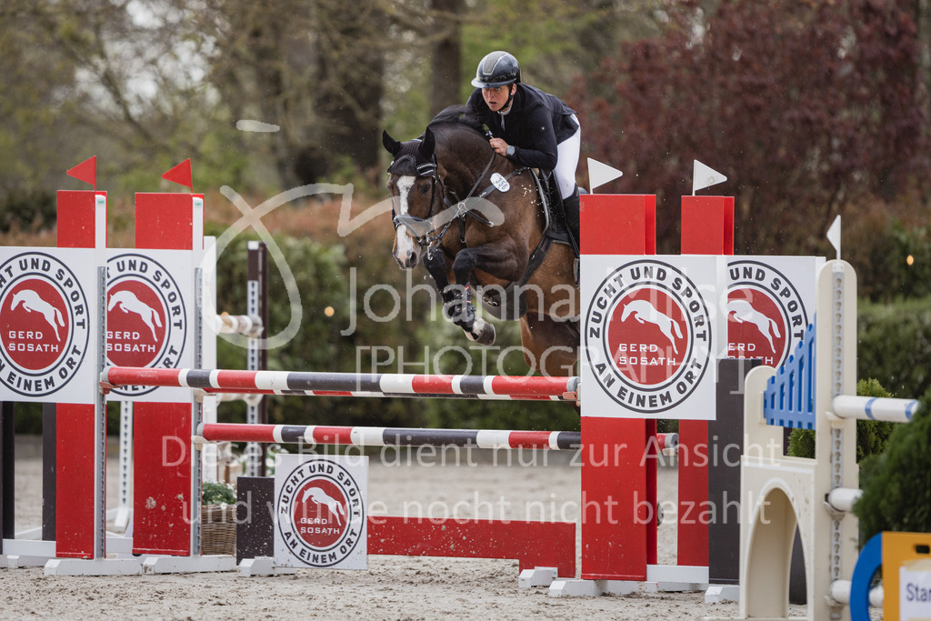 230426_HofSosath_Stil-L-524 | Deine schönsten Turniermomente als professionelle Fotos! Entdecke hochwertige Pferdesport-Fotografie im Online-Shop. Jetzt Fotos finden & bestellen!