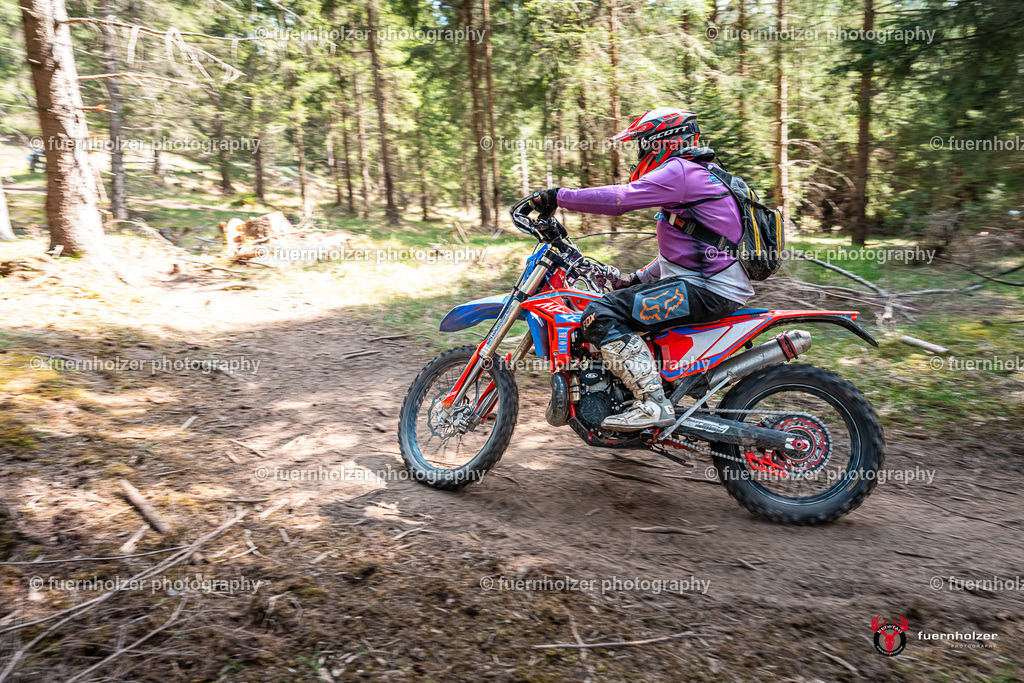 fuernholzer_250501-C1-539 | Fotografische Impressionen von der Red Stag Enduro Extreme by fuernholzer-photography.com. Endurosport in Österreich fotografisch festgehalten von fuernholzer. Auftragsfotografie für Private, Gewerbefotos und Industriefotografie. Eventfotografie, Sportfotografie und Motorsportfotografie. Anbieter von Fotoworkshops, Fototraining, fotografischen Vorträgen und Fotoseminaren.