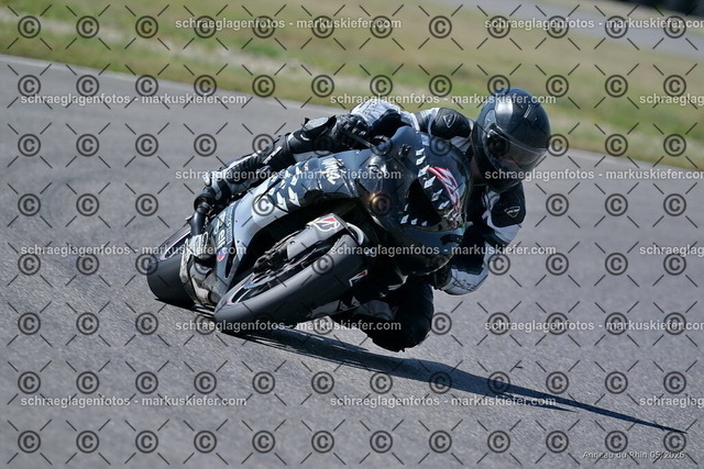 26BT02-0990 | markuskiefer.com - Realisiert mit Pictrs.com