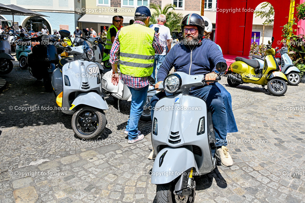 Vespatreffen 2024 Altstadt Linz_ 15.06.2024-3 | 15.06.2024, Linz, AUT, Altstadt Linz, im Bild Vespatreffen in der Altstadt Linz 2024©Harald Dostal / fodo.news
