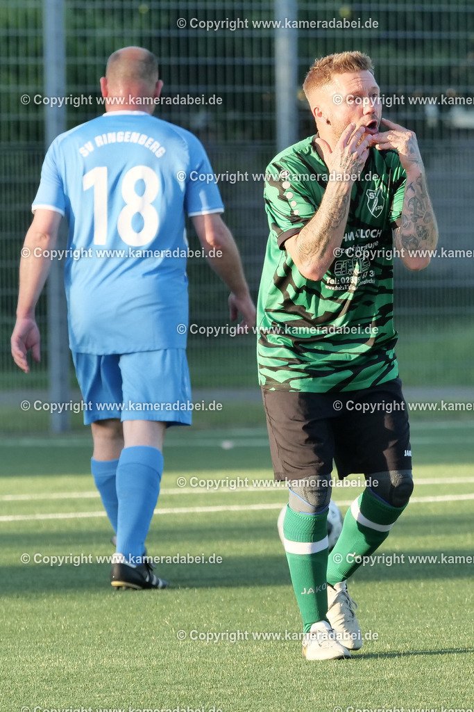 Fußball Kreispokal 25/26 Ü 32 : Spiel um Platz 3 : SV 08/29 Friedrichsfeld - SV Ringenberg AH  2 : 1 | Fußball Kreispokal 25/26 Ü 32 : Spiel um Platz 3 : SV 08/29 Friedrichsfeld - SV Ringenberg AH  2 : 1Spielort : Voerde Friedrichsfeld - Realisiert mit Pictrs.com