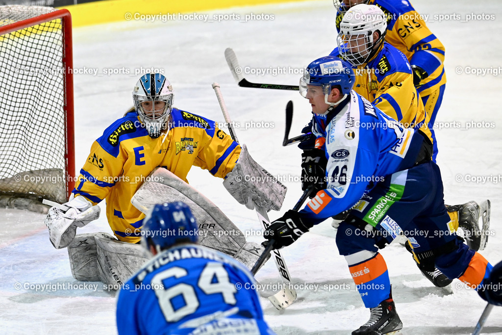 ESC SPARKASSE STEINDORF vs. EHC Althofen | #1 Adamitsch Anja EHC Althofen, #46 Maurer Julian ESC Steindorf, #20 Kogler Benjamin EHC Althofen, ESC SPARKASSE STEINDORF vs. EHC Althofen, ESC SPARKASSE STEINDORF vs. EHC Althofen am 06.03.2026 in Steindorf (Ossiachersee Halle), Austria, (Photo by Bernd Stefan)