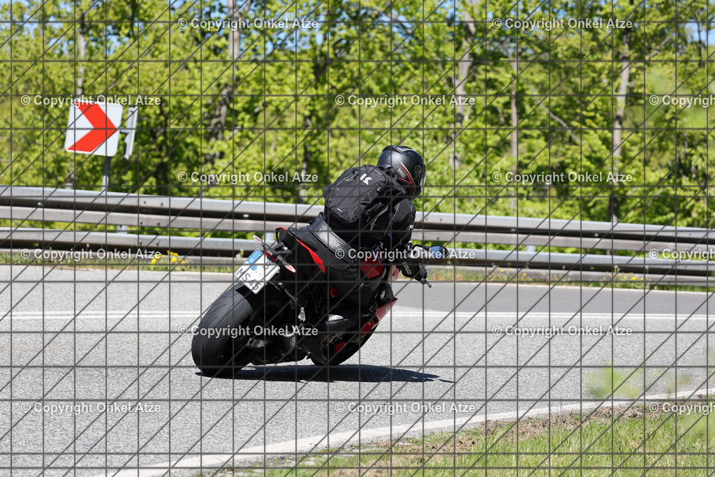 IMG_9873 | Fotograf am Kyffhäuser. Onkel Atze. Kyffhäuser Rennstrecke. Café36. Motorsportfotografie. - Realisiert mit Pictrs.com