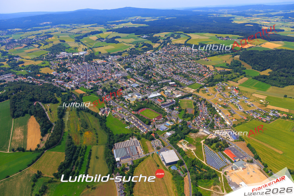 Die Luftaufnahme der Stadt Wunsiedel wurde vom UL-Flugzeug heraus erstellt ( keine Drohne )- hohe Auflösung für beste Qualität