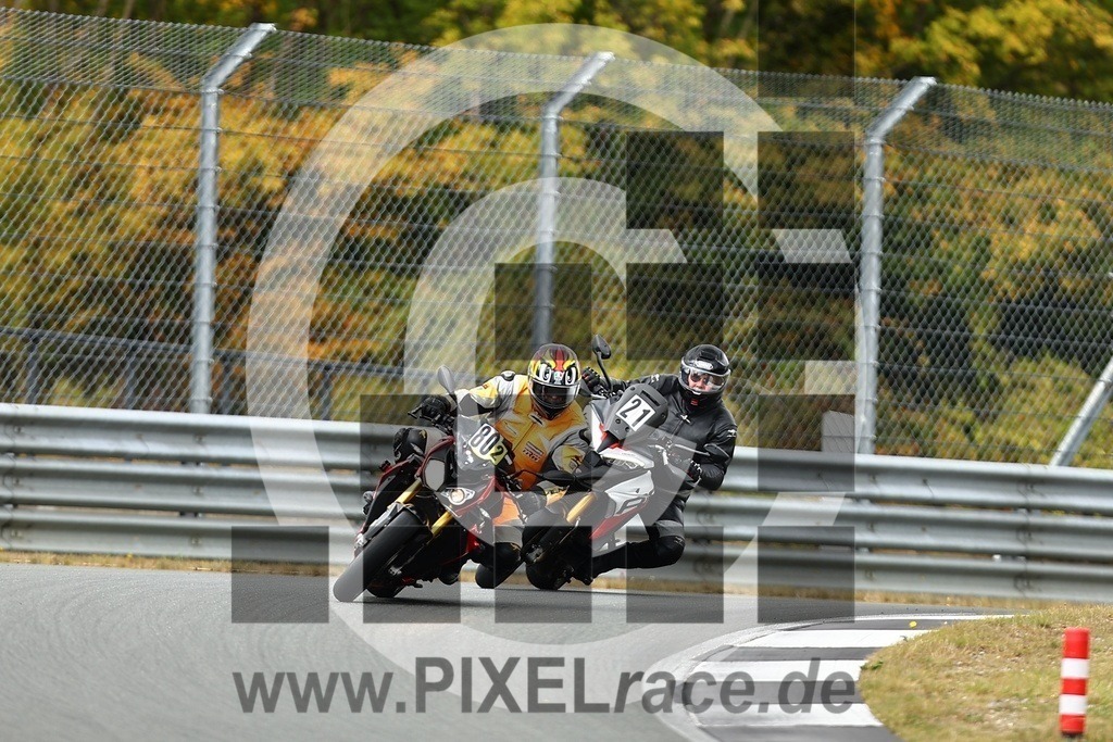 0021-20250916_03900 | Schöne Erinnerungen an spannende Momente - das festzuhalten ist unser Job. PIXELrace.de ist seit 2003 auf den Rennstrecken Europas unterwegs um die Action draußen beim Fahren und die wunderbare Stimmung imm Fahrerlager für euch einzufangen.
