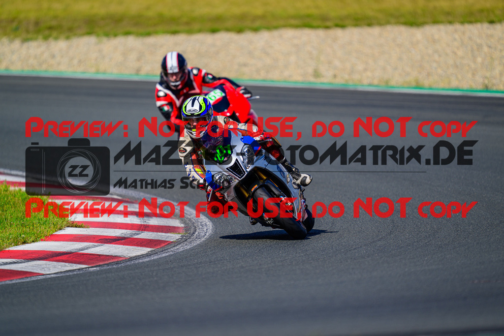 MaZZes_FotoMatrix_240724_6007705_2-53 | GRUEN