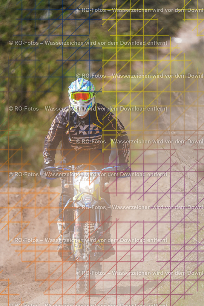 2 Lauf Mernes-649 | Sportfotografie von RO-Fotos: Motorsport, Motocross, Enduro, Laufveranstaltungen und Triathlon. Professionelle Fotos von Sportlern und Events. - Realisiert mit Pictrs.com