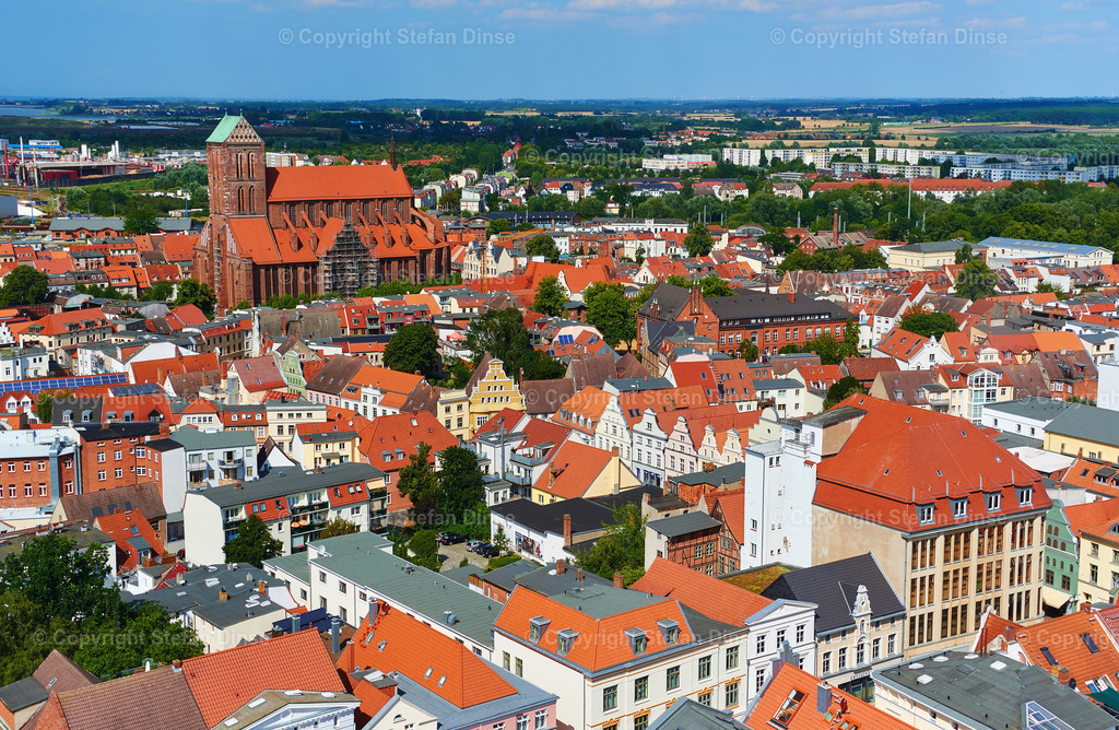 _DSC3205 | Findlinge im Eis, Zeesenboote bei der Traditionsregatta, eine Seebrücke im Sonnenaufgang - mit den Bildern aus dieser Galerie erhalten Sie wunderschöne Aufnahmen über das ganze Jahr. Ein tolles Produkt zum Verschenken, Werben oder zum Träumen vom nächsten - Realisiert mit Pictrs.com