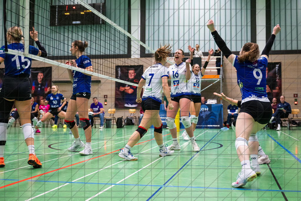 2. VBLF Nord 25/26 | Spiel 4097 | VC Osnabrück vs. Team 48 Hildesheim | Jubel. //  21.02.26: 2. VBLF Nord 25/26 | Spiel 4097 | VC Osnabrück vs. Team 48 Hildesheim / Osnabrück / Deutschland  //   CREDIT:www.bullenfotos.de, Martin König, Hörner Weg 40, D-49078 Osnabrück, +4917663732967 // Nutzung und Weitergabe nur zu den vereinbarten Zwecken. Presseanfragen an Ersteller. Alle Rechte beim Ersteller. Honorierung nach MFM. - Realisiert mit Pictrs.com