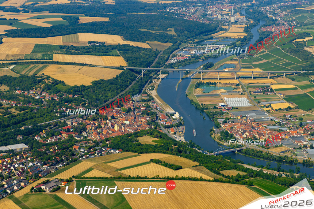 Das Luftbild zeigt :  Marktbreit - Die Luftaufnahme wurde 2023 vom UL-Flugzeug aus erstellt ( keine Drohne ) - Hochauflösende Luftaufnahme - Für grossformatige Ausdrucke geeignet. Die Geschenkidee !Mit Lizenz und Bildrechte bestellbar