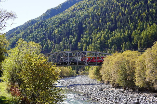 SMV04327 | Interessante Photos aus der Welt der Eisenbahn. Die Bilder können für ein Memory, Puzzle, Magneten, Leinwand, Acrylglas,... erworben werden. Ebenso gibt es hochwertige Wandkalender auf echtem Fotopapier. Monat für Monat ein neues Foto.