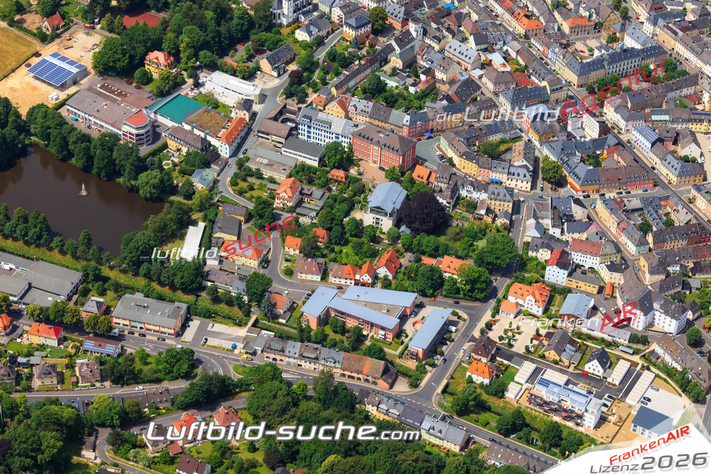 Die Luftaufnahme der Stadt Wunsiedel wurde vom UL-Flugzeug heraus erstellt ( keine Drohne )- hohe Auflösung für beste Qualität