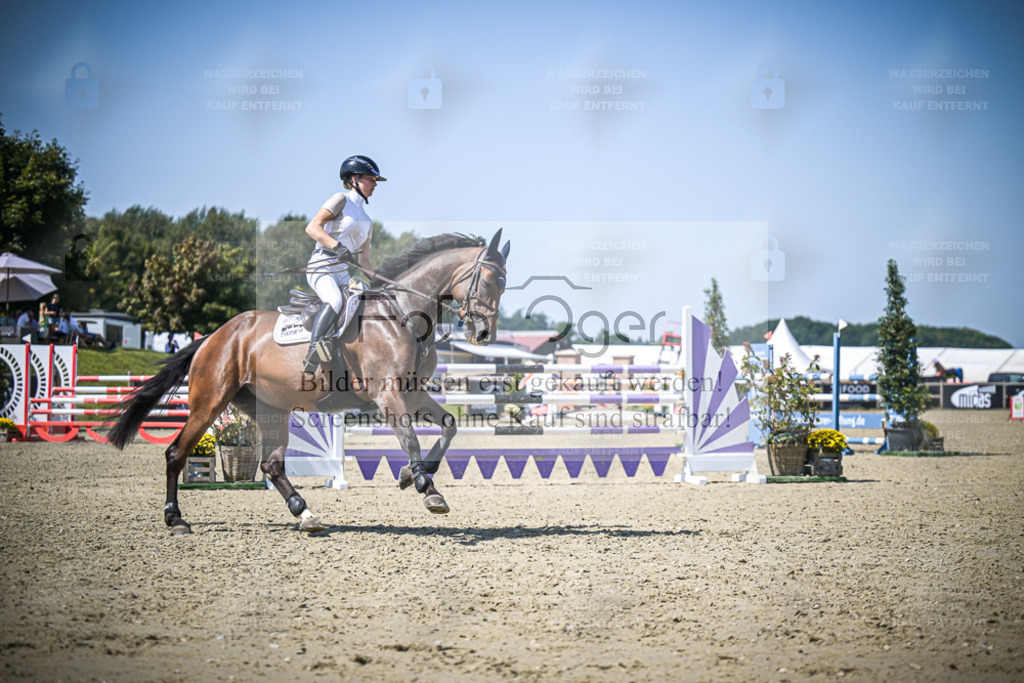 DOS_3813 | Entdecke hochwertige Reitturnierfotos von Foto Oger. Professionell, emotional und authentisch – jetzt Lieblingsmomente im Shop bestellen. - Realisiert mit Pictrs.com