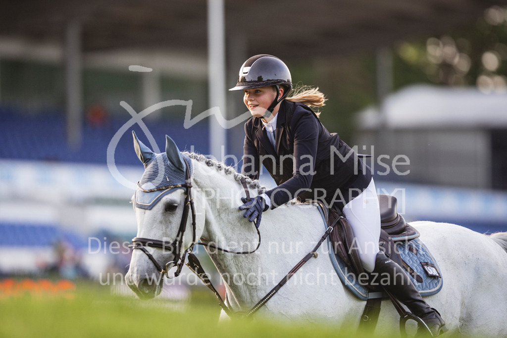 240510_Hamburg_Amateur-Small-326 | Deine schönsten Turniermomente als professionelle Fotos! Entdecke hochwertige Pferdesport-Fotografie im Online-Shop. Jetzt Fotos finden & bestellen!