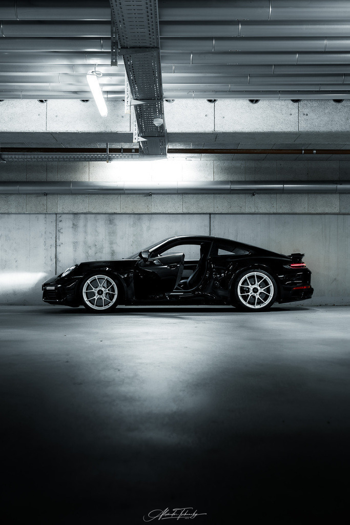 911 Turbo 992 | Entdecken Sie die faszinierende Welt von Alexander Tschuncky Arts: Kreative Fotografie, atemberaubende Automobilkunst und hochwertiger Bilderdruck. Lassen Sie sich inspirieren! - Realisiert mit Pictrs.com