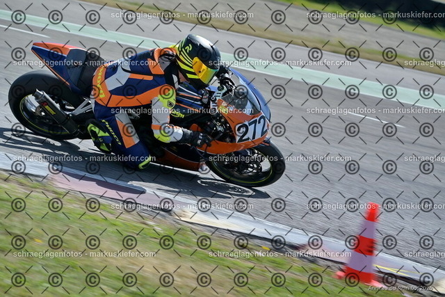 26BT02-0740 | markuskiefer.com - Realisiert mit Pictrs.com