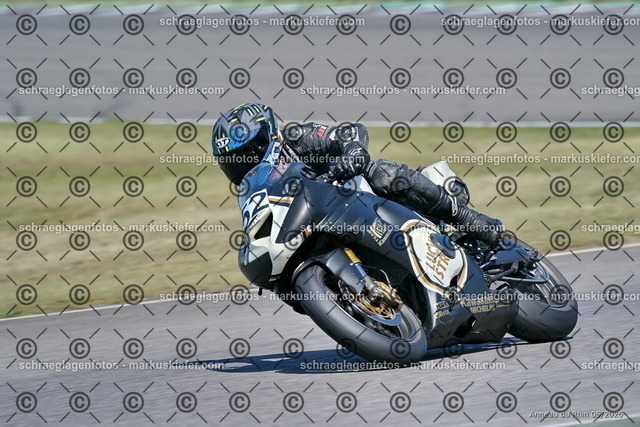26BT01-1729 | 052 - Realisiert mit Pictrs.com